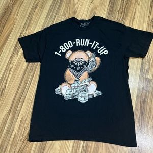 Popular Poison Graphic T-Shirt 1-800-Run-it-Up Bear Large Black Short Sleeve
